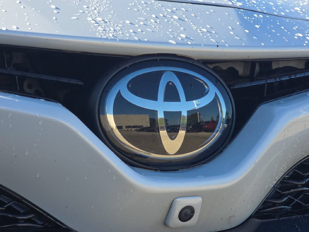 Used 2019 Beige Toyota XSE image 35