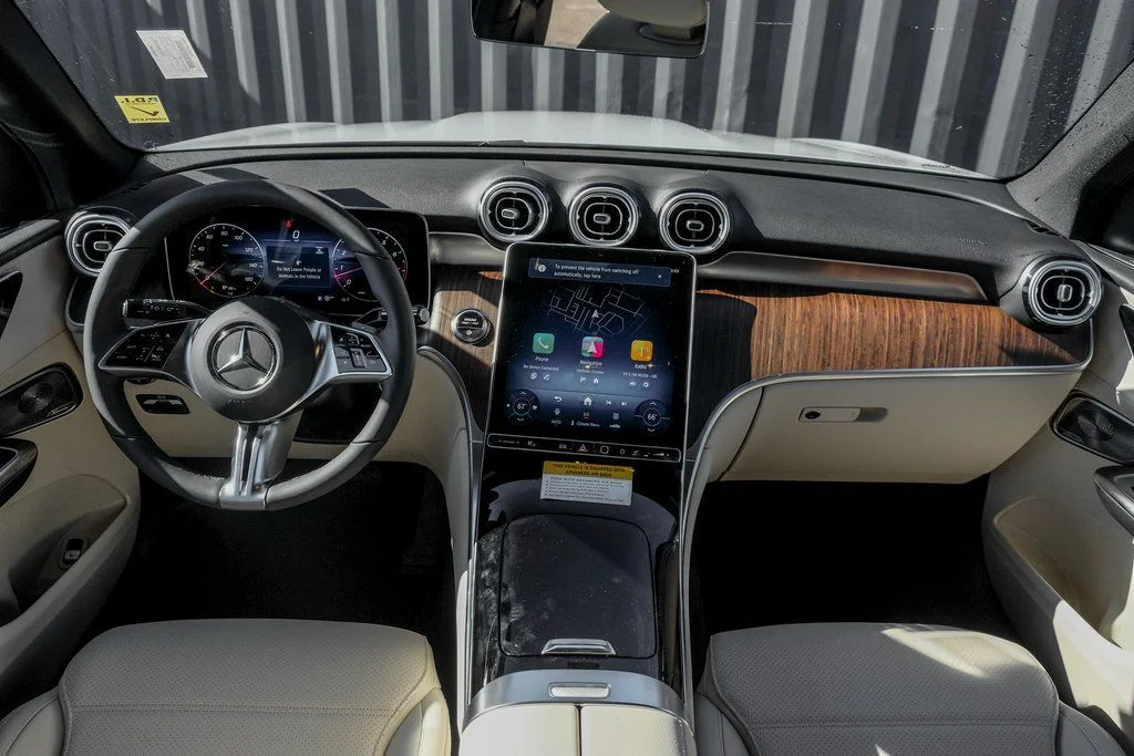 Certified Used 2026  Mercedes-Benz GLC 300 image 19