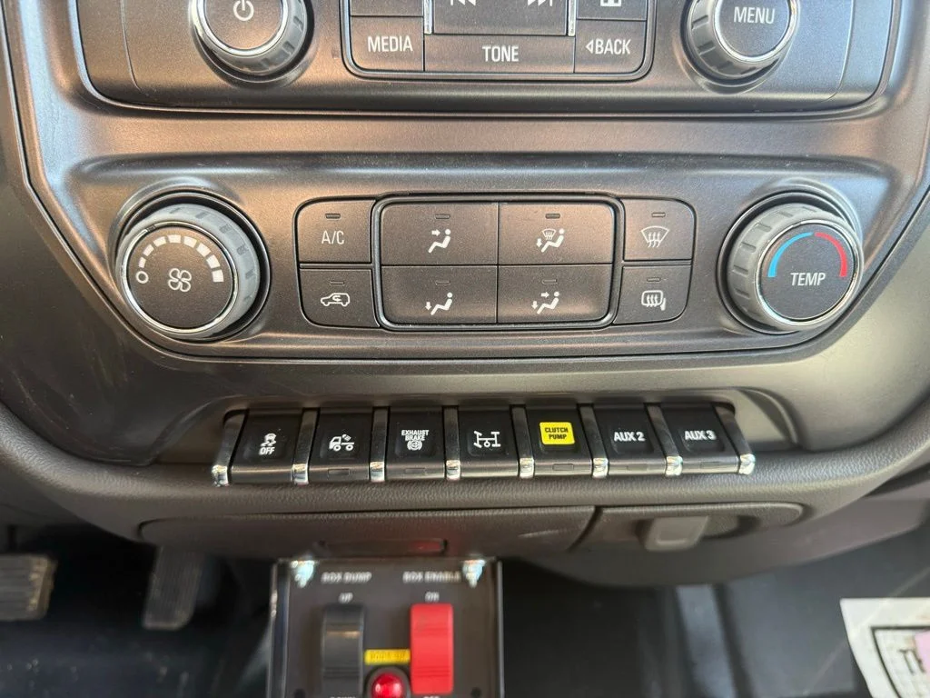 Used 2022 White Chevrolet DUMP image 20