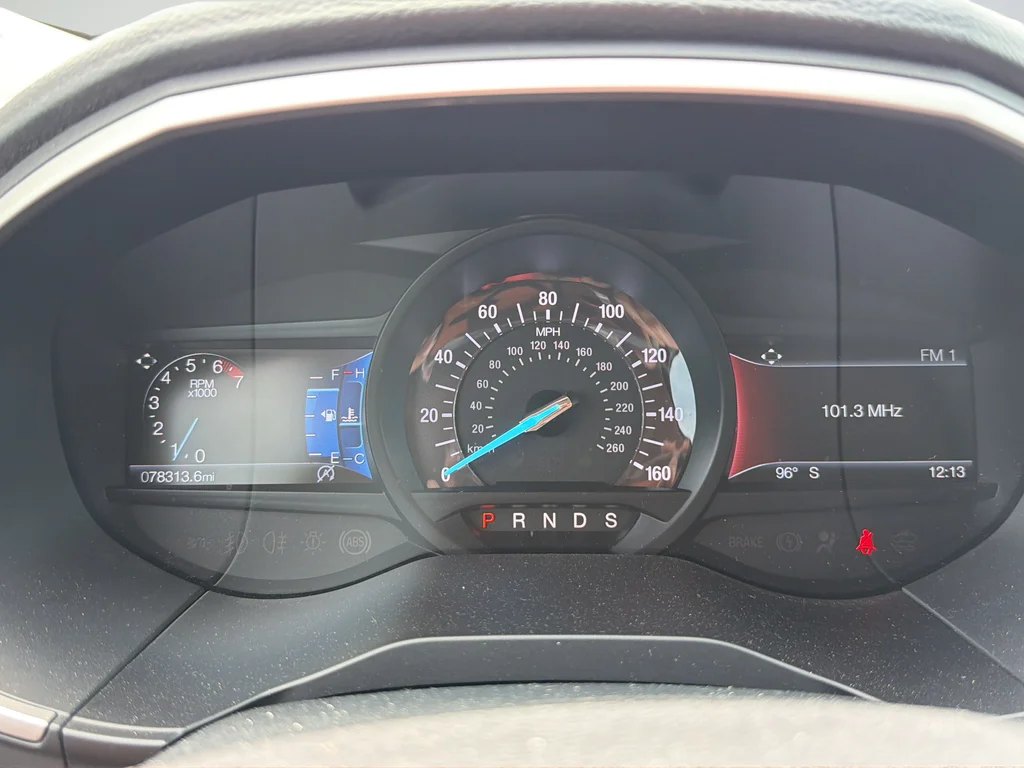 Used 2020 Gray Ford SEL image 21
