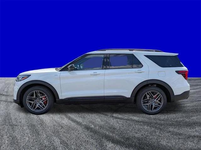 New 2026 Star White Metallic Tri-Coat Ford ST-Line image 7