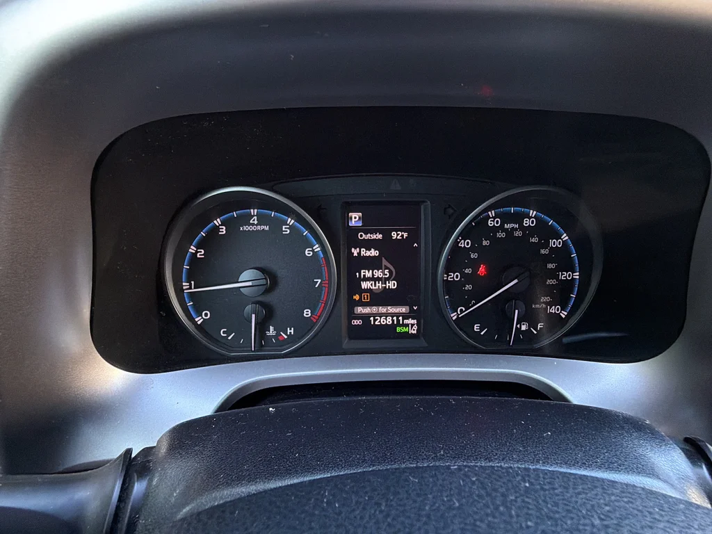 Used 2018 Gray Toyota XLE image 23