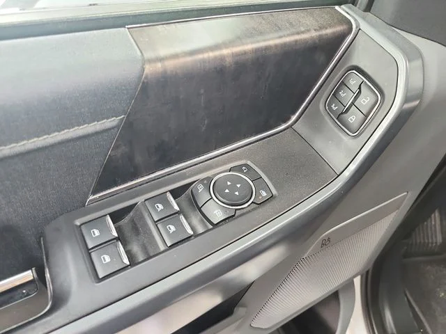 Used 2023 White Ford Lariat image 36