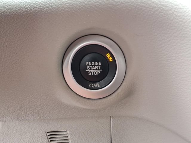 Used 2024 Black Chrysler Touring L image 10