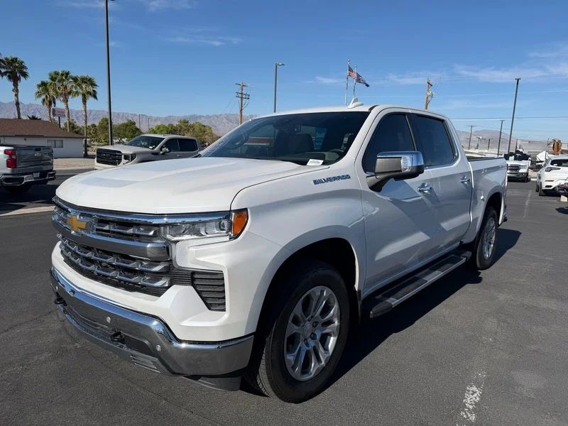 Used 2024 Iridescent Pearl Tricoat Chevrolet LTZ image 7
