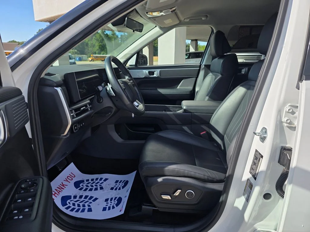Used 2026 White Hyundai SEL image 11