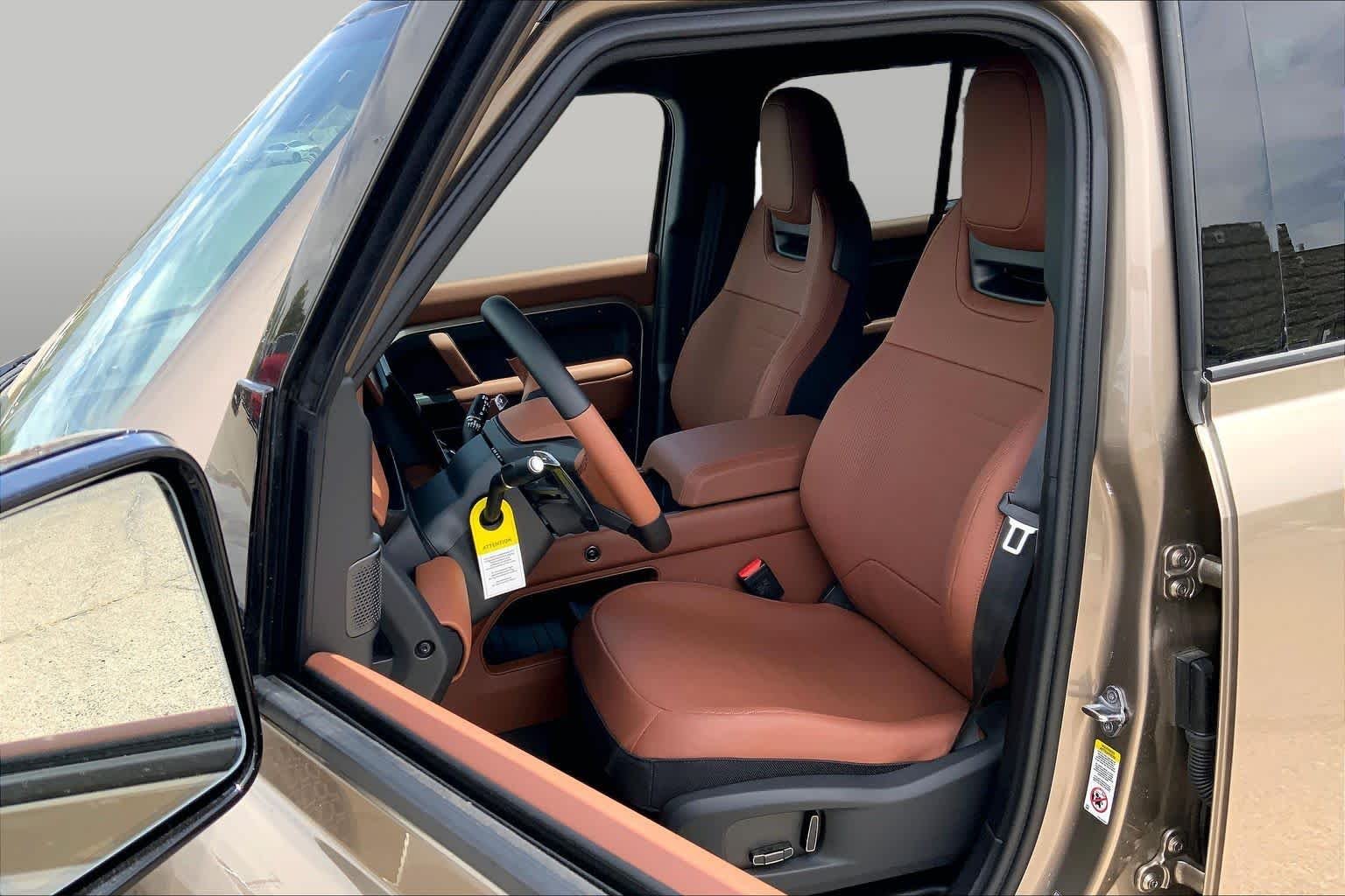 New 2026 Petra Copper Land Rover OCTA image 9