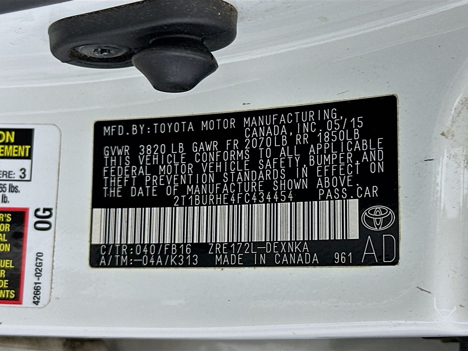 Used 2015 Super White Toyota LE image 30