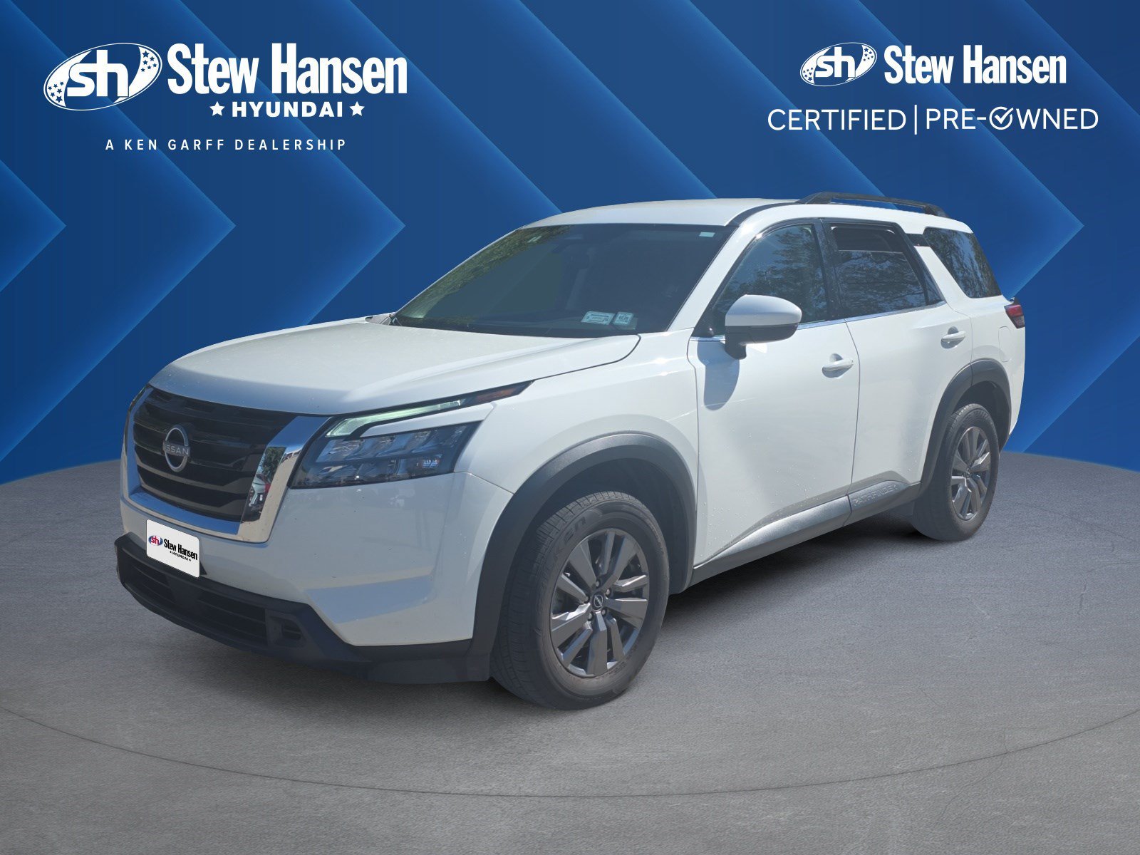 2025 Nissan Pathfinder SV