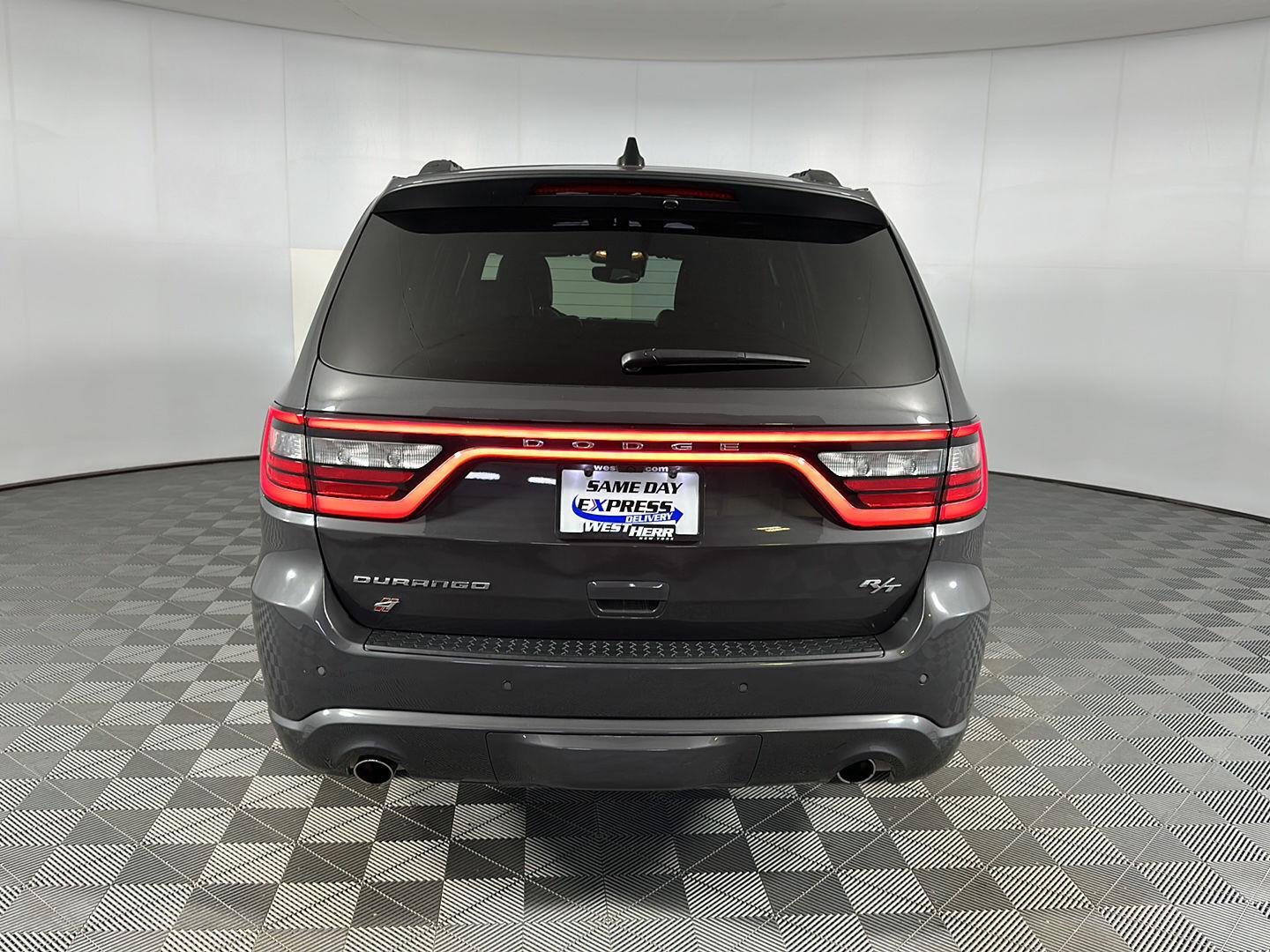 Used 2025 Vapour Grey Dodge R/T image 7