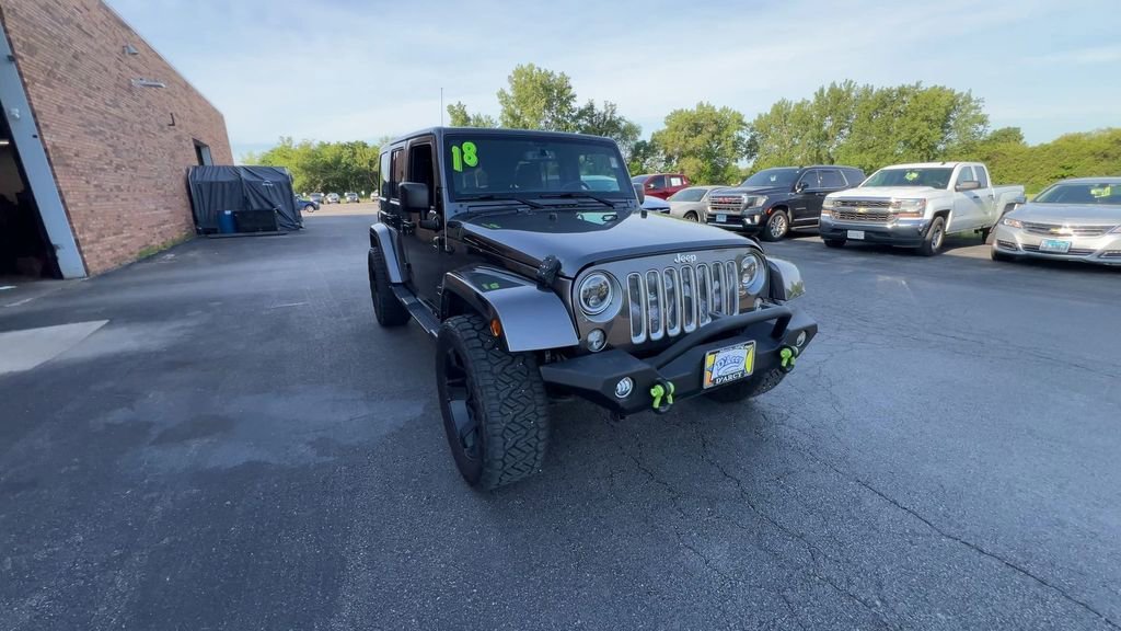 Used 2018  Jeep Sahara image 7