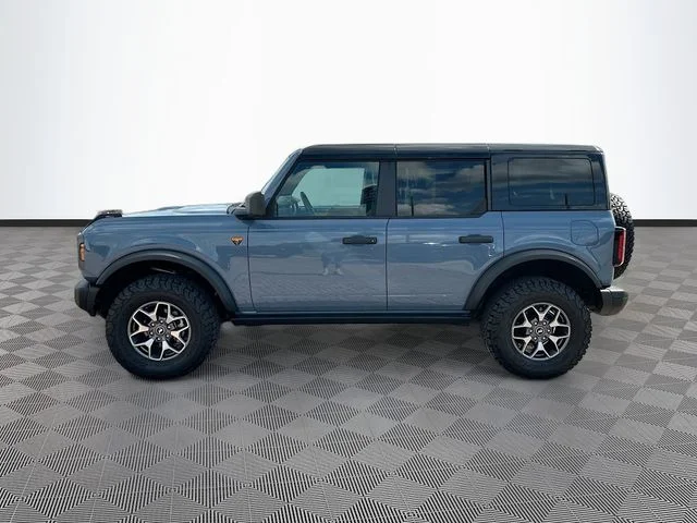 Used 2025 Gray Ford Badlands image 8