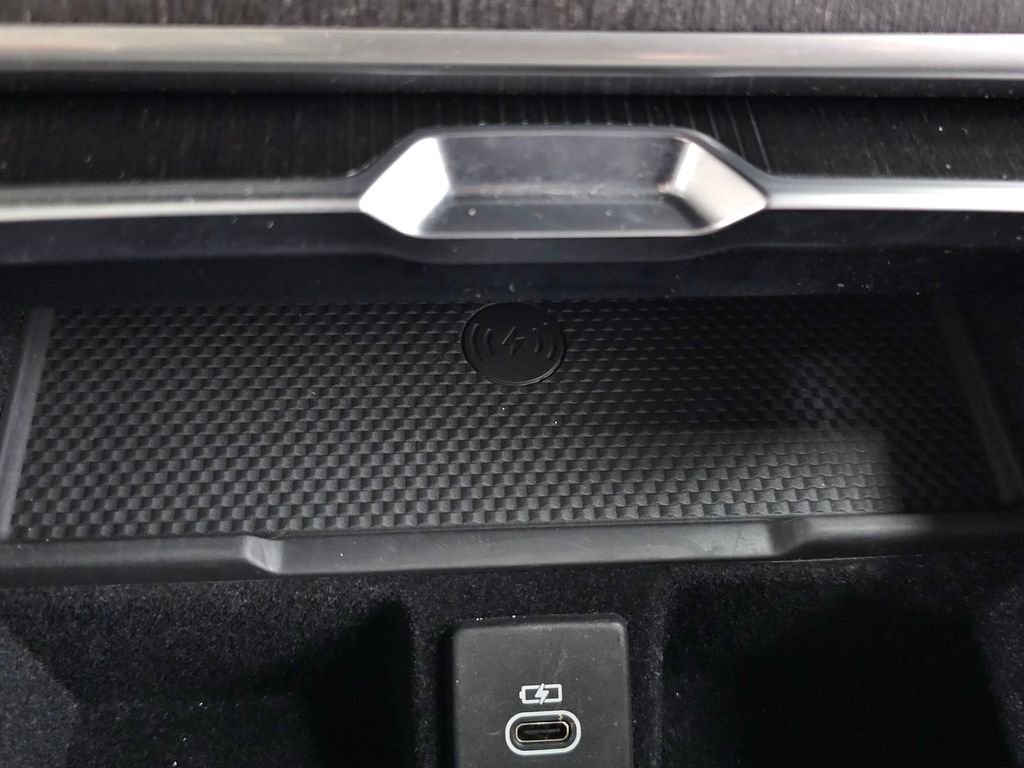 Used 2025 Black Land Rover Autobiography image 44