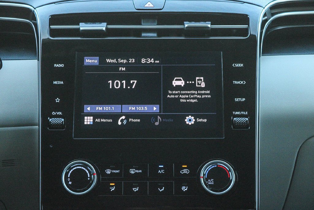 Certified Used 2024 Silver Hyundai SE image 15