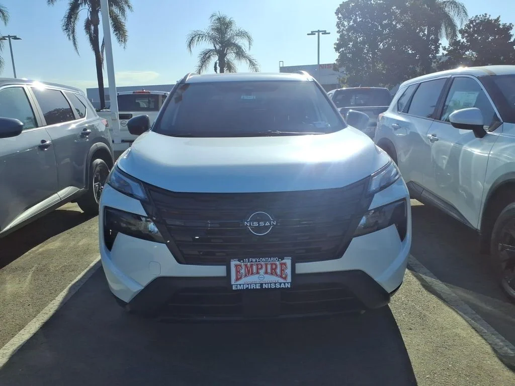 New 2026 Everest White Pearl TriCoat Nissan Dark Armor™ image 12