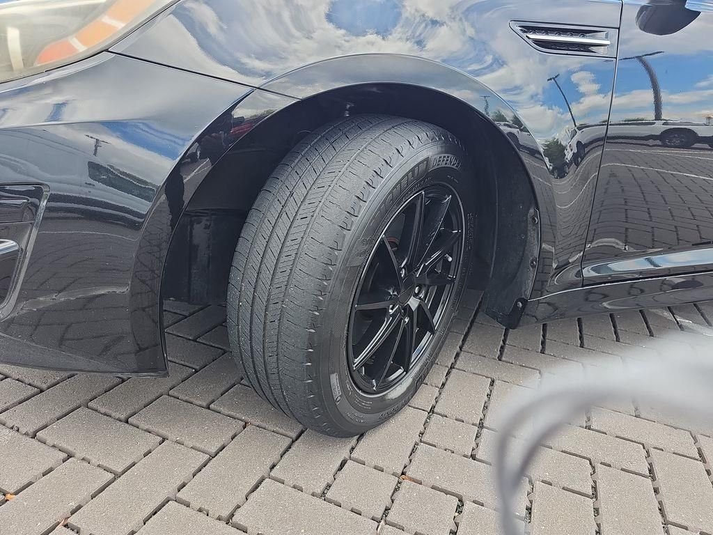 Used 2015 Black Kia LX image 27