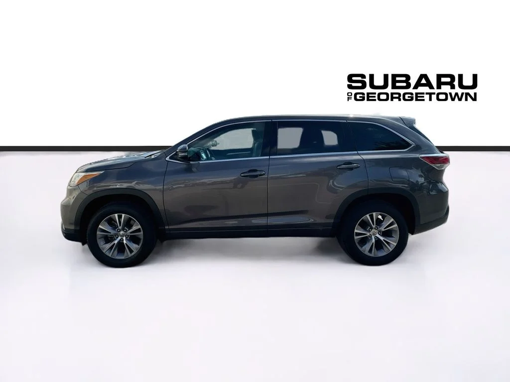 Used 2015 Gray Toyota LE Plus V6 image 4