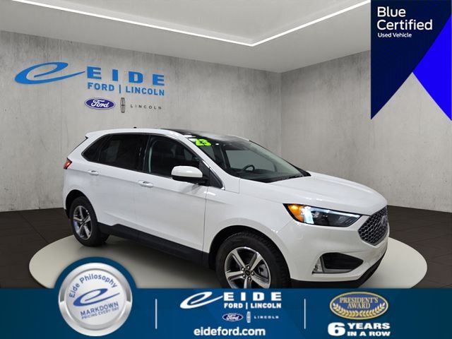 Used 2023 White Ford SEL image 1