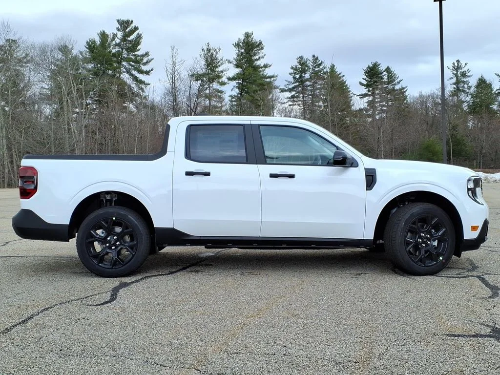 New 2026 Oxford White Ford XLT image 3