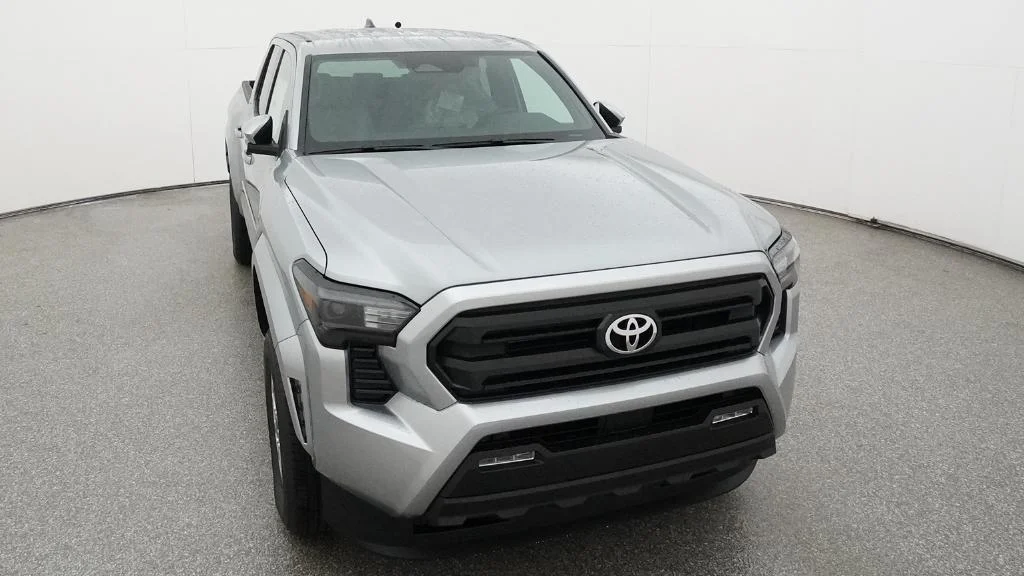 2026 Toyota Tacoma SR5 - Photo 9