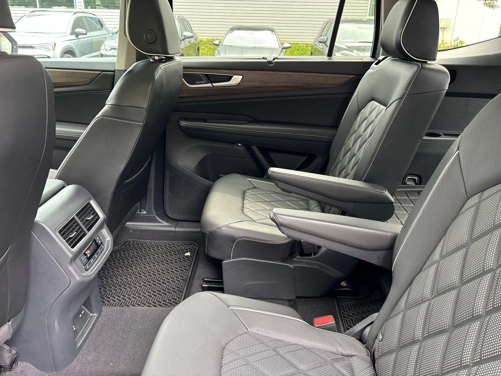 Used 2024 Platinum Gray Metallic Volkswagen 2.0T SEL Premium R-Line image 32