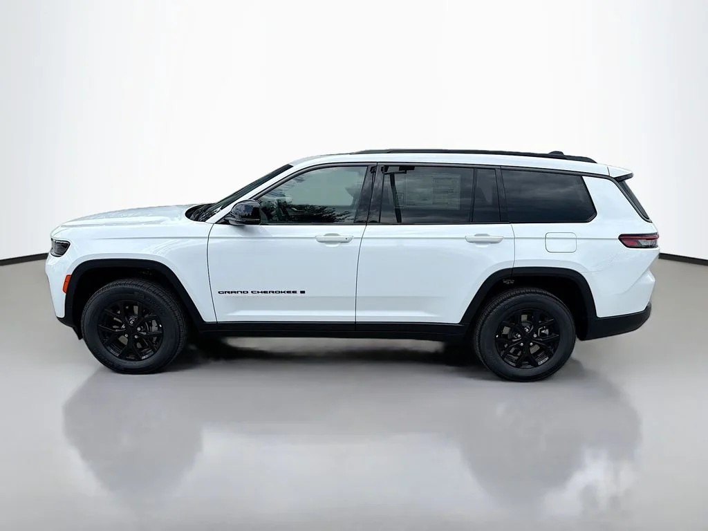 New 2026 Bright White Clearcoat Jeep Laredo Altitude image 7