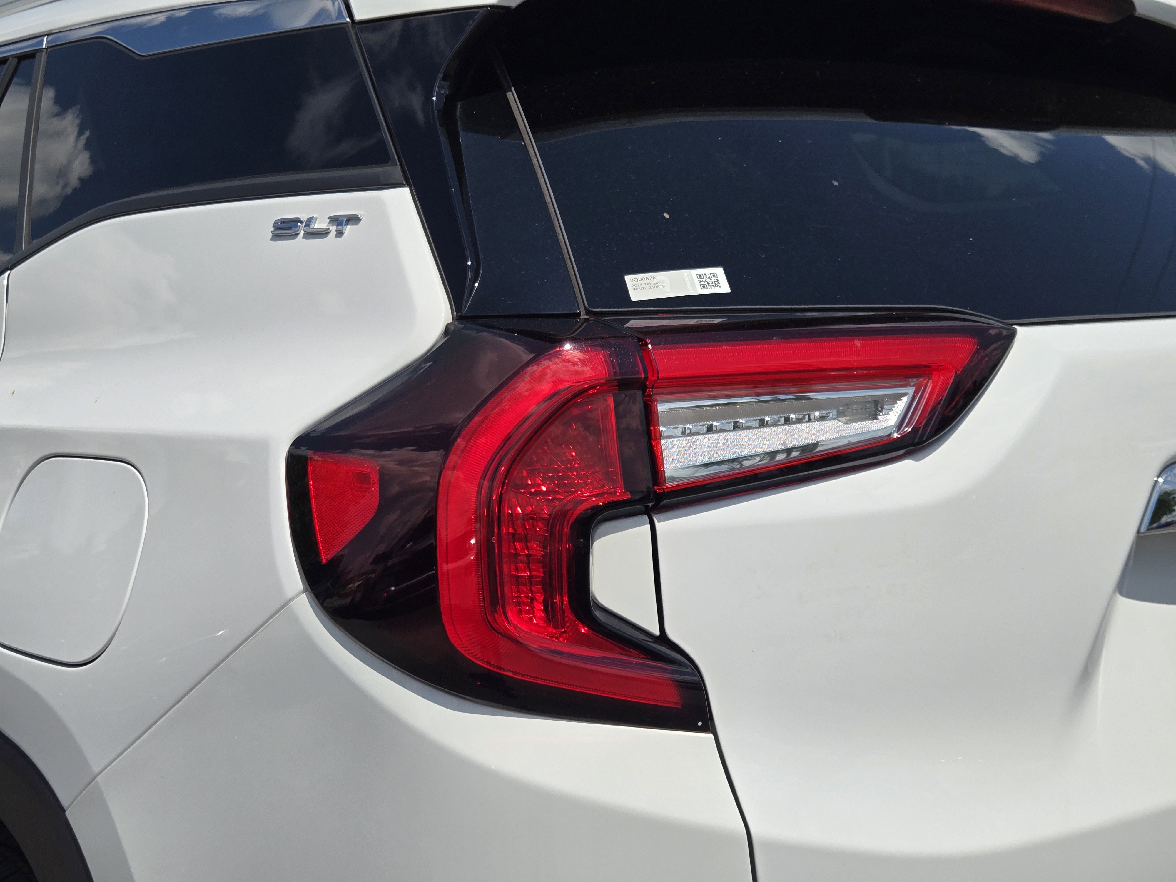 2024 GMC Terrain SLT - Photo 8