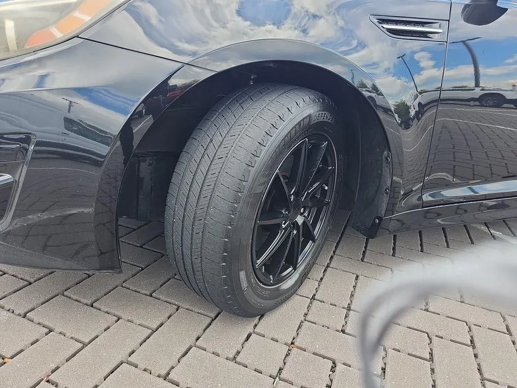 Used 2015 Black Kia LX image 27