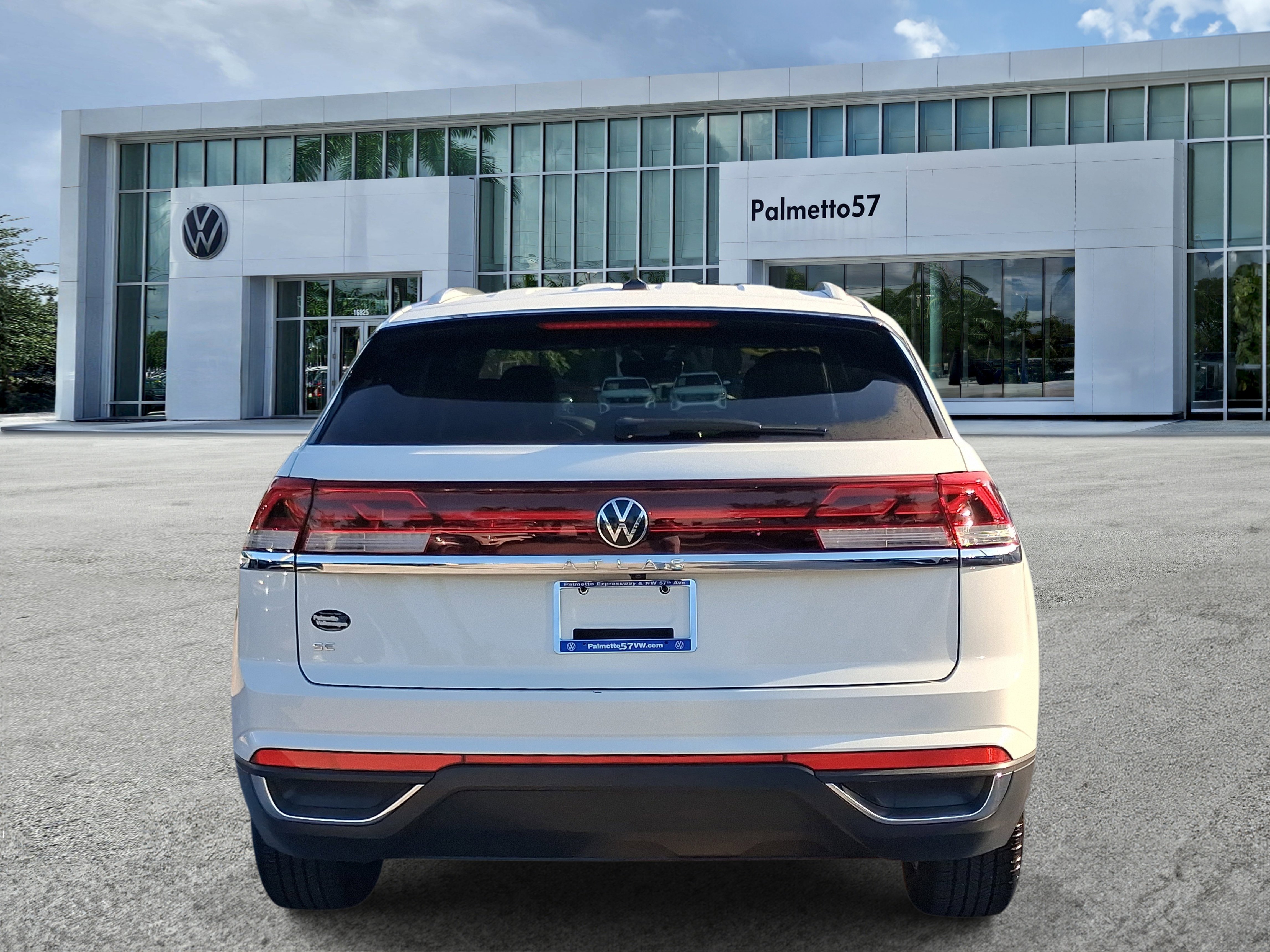 Certified Used 2025 White Volkswagen 2.0T SE image 5