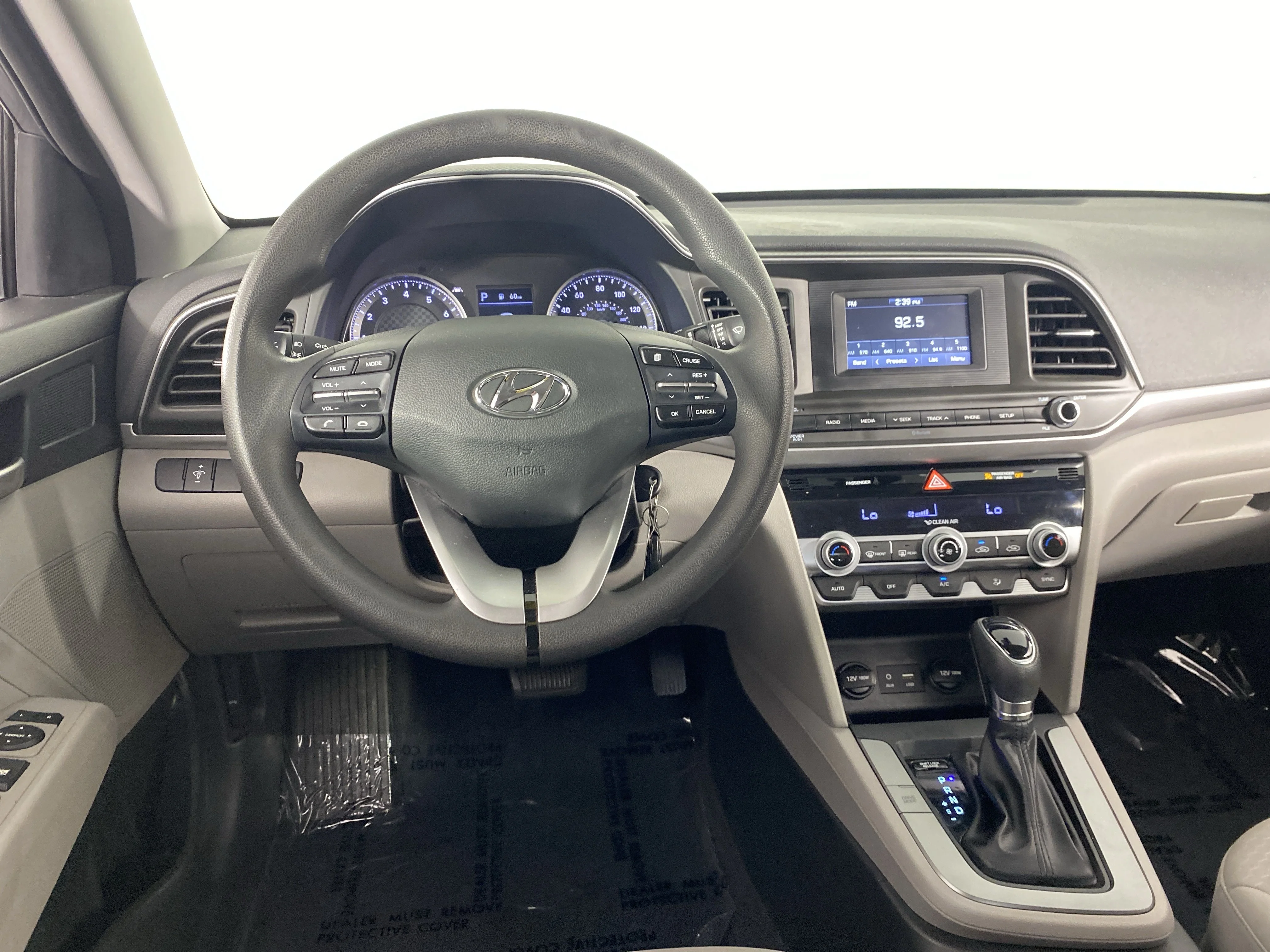 Used 2020 Stellar Silver Hyundai SE image 17