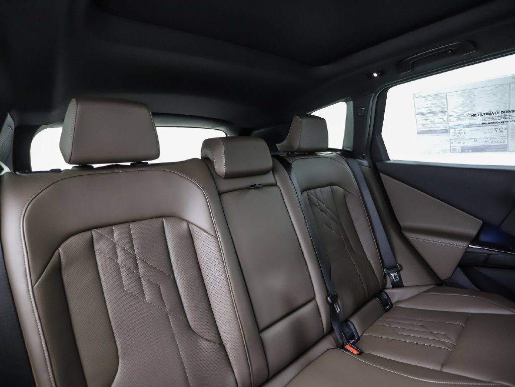 New 2026 Black Sapphire Metallic BMW M50 xDrive image 28
