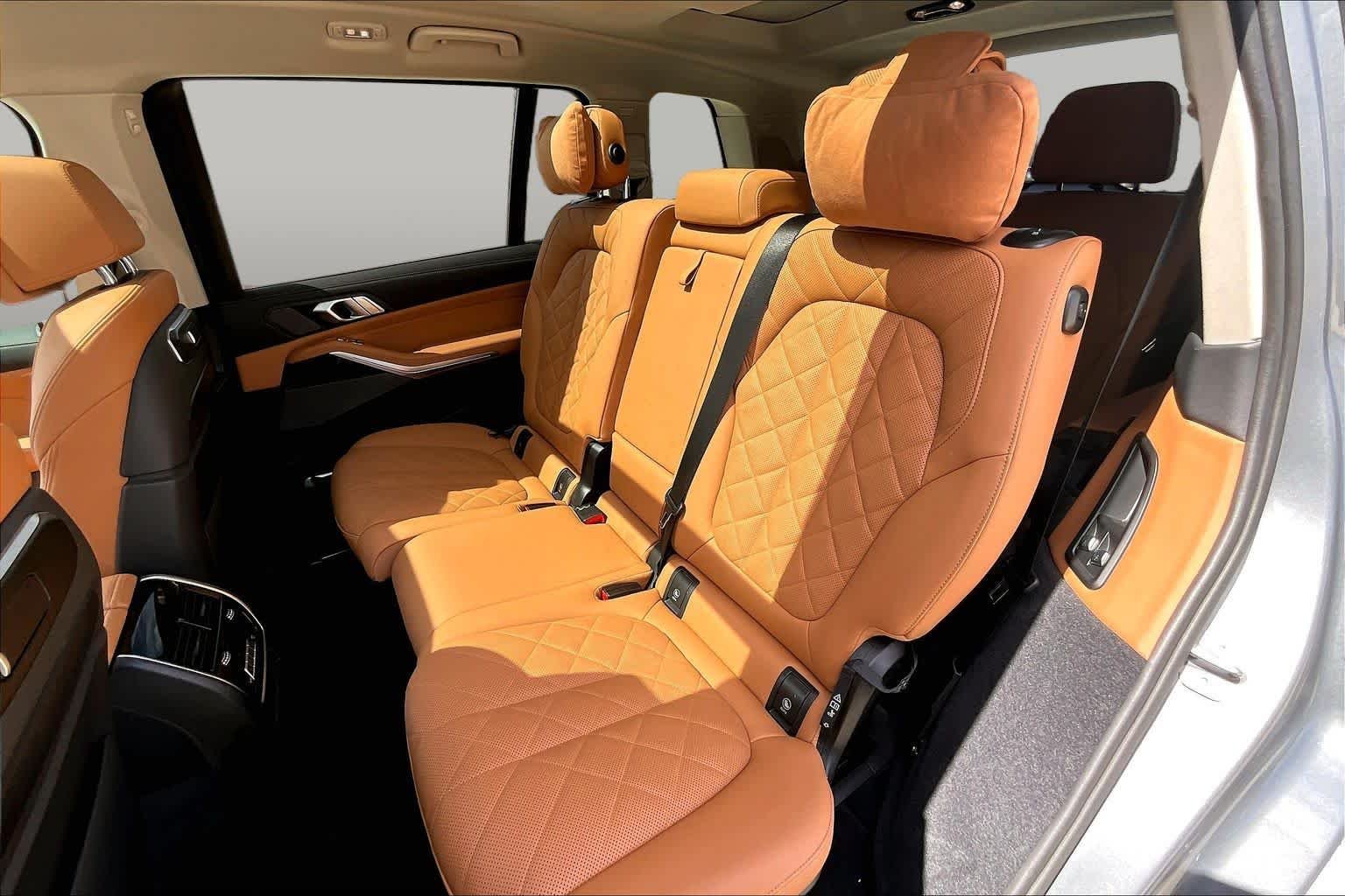 Used 2024 Skyscraper Grey Metallic BMW xDrive40i image 18