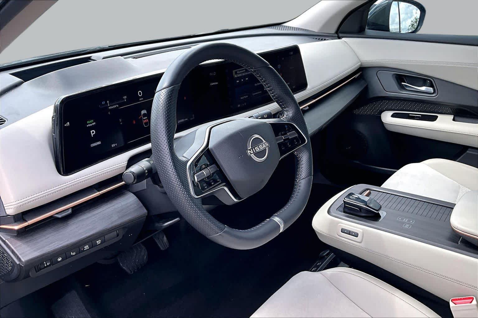 Used 2023 Black Diamond Pearl Nissan ENGAGE image 17