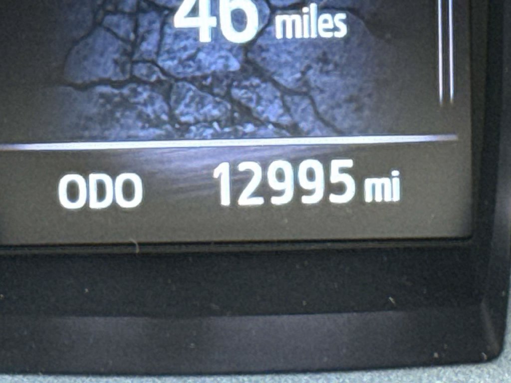 Used 2022  Toyota SR image 40