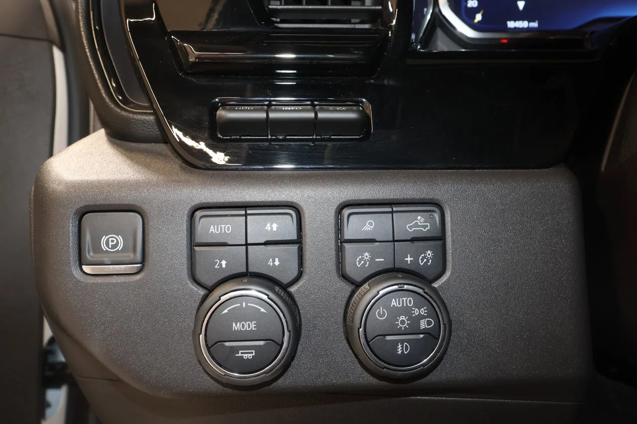 2024 Chevrolet Silverado 1500 ZR2 - Photo 11