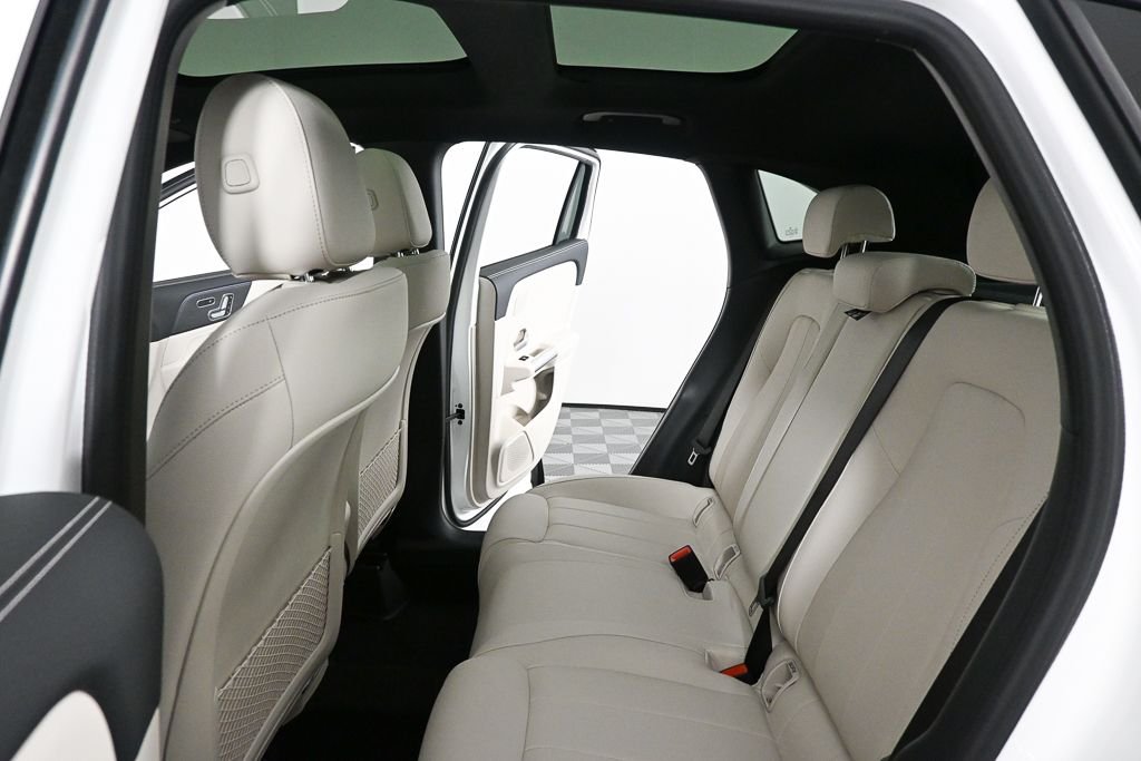 New 2026 Polar White Mercedes-Benz GLA 250 image 19