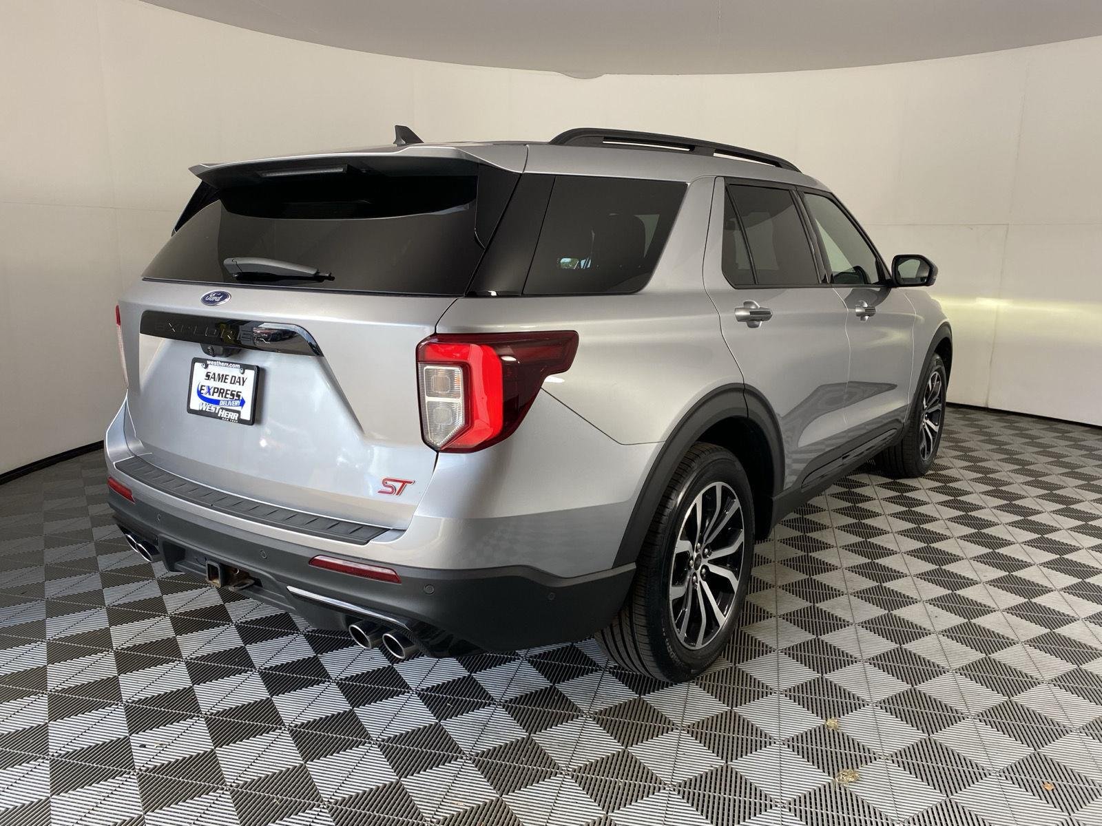Used 2021 Iconic Silver Ford ST image 9