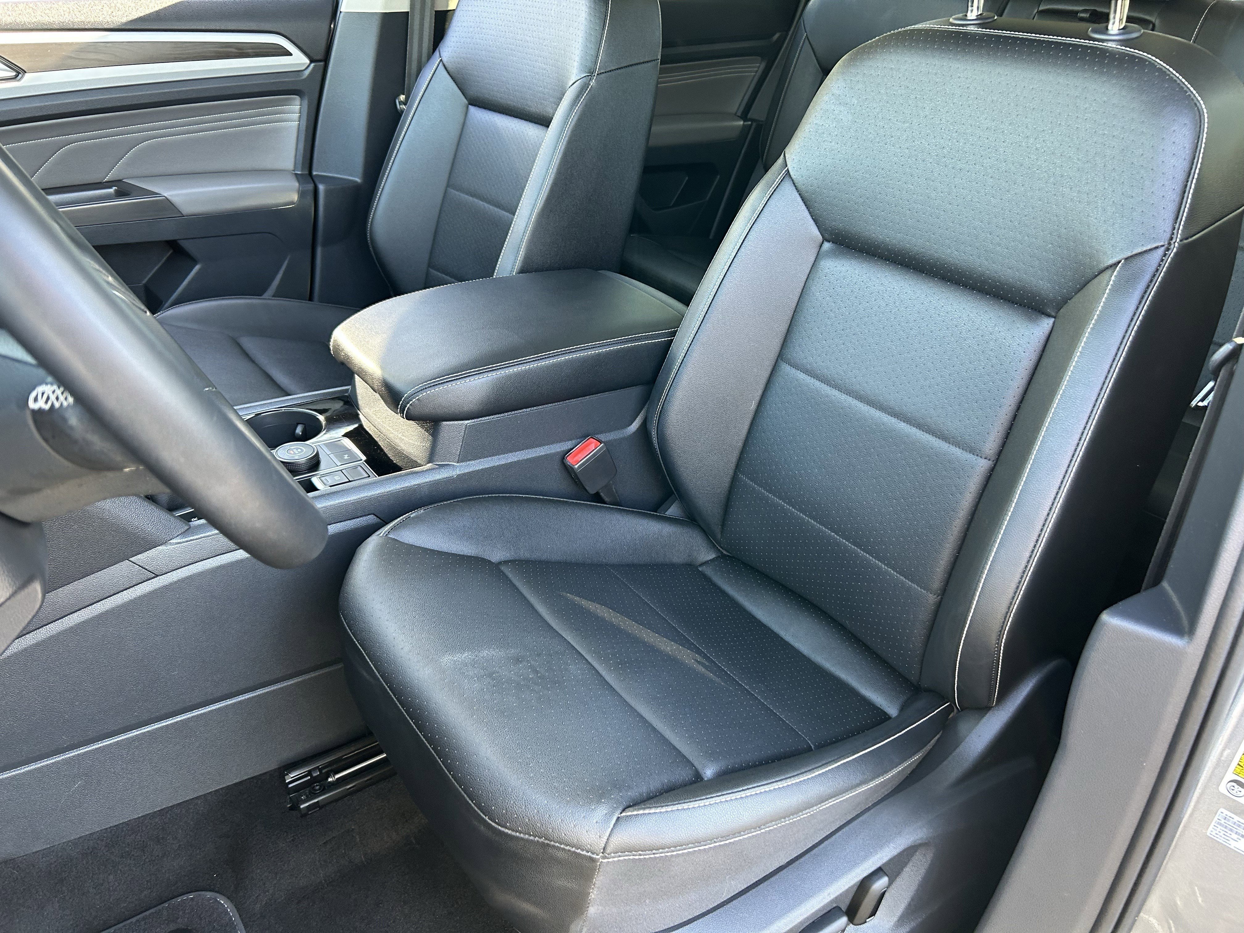 Used 2023 Platinum Gray Metallic Volkswagen 2.0T SE w/Technology image 18