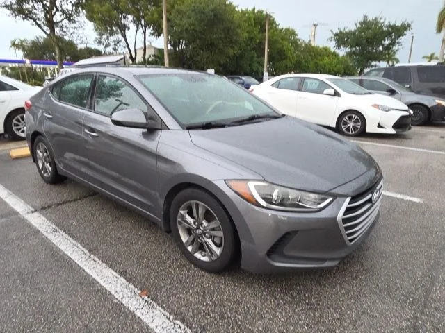 Used 2018 Gray Hyundai SEL image 3