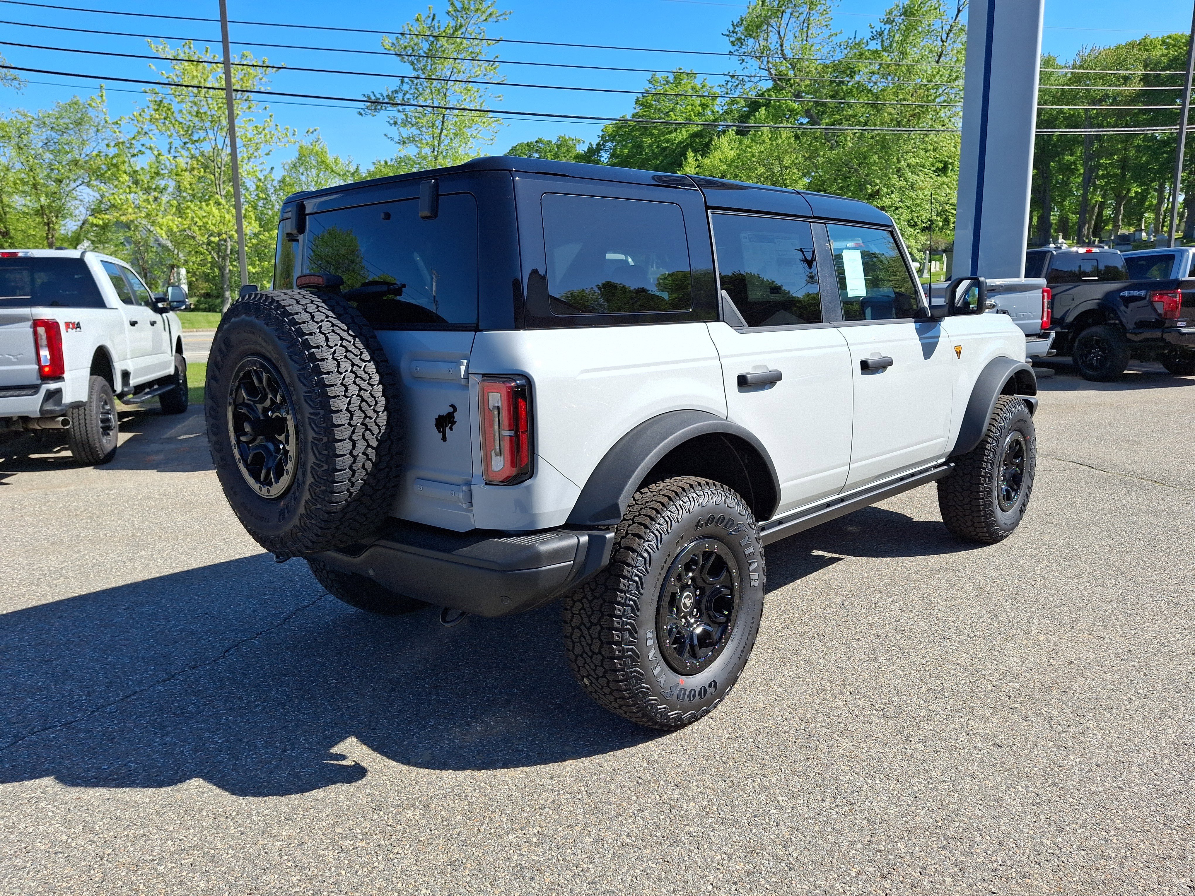 New 2026 Avalanche Gray Ford Badlands® image 3