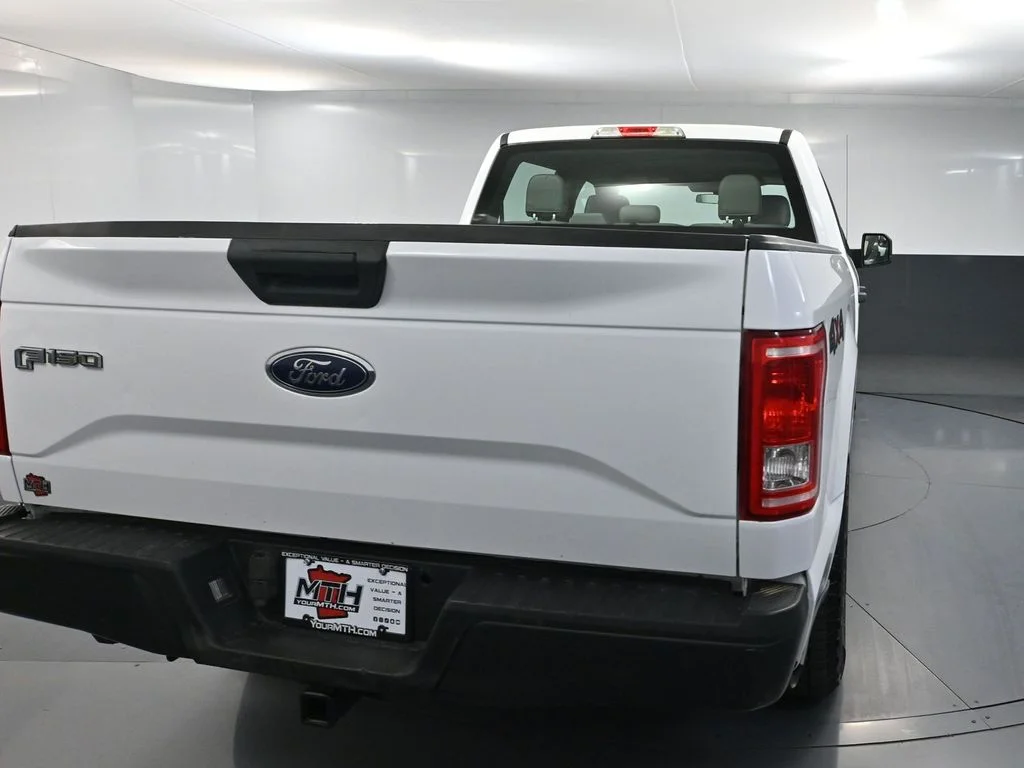 Used 2016 White Ford XL image 7