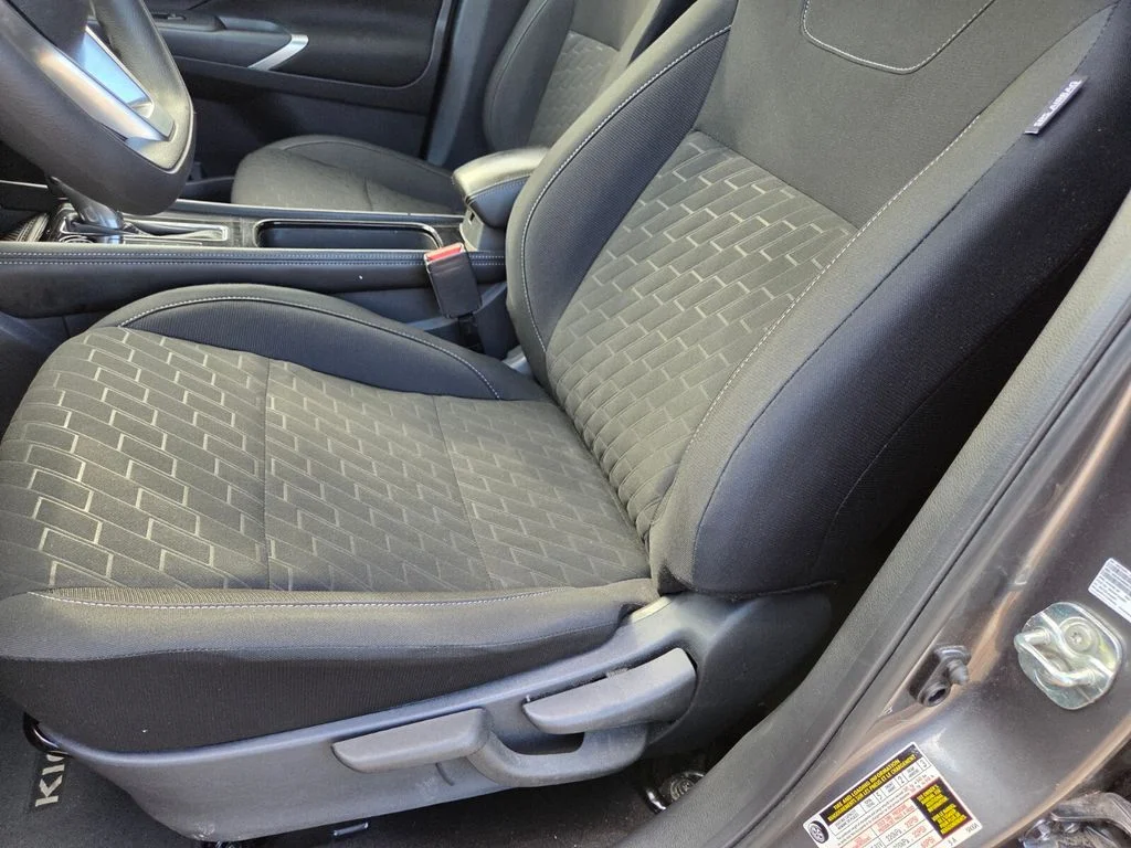 Used 2024 Gray Nissan SV image 9