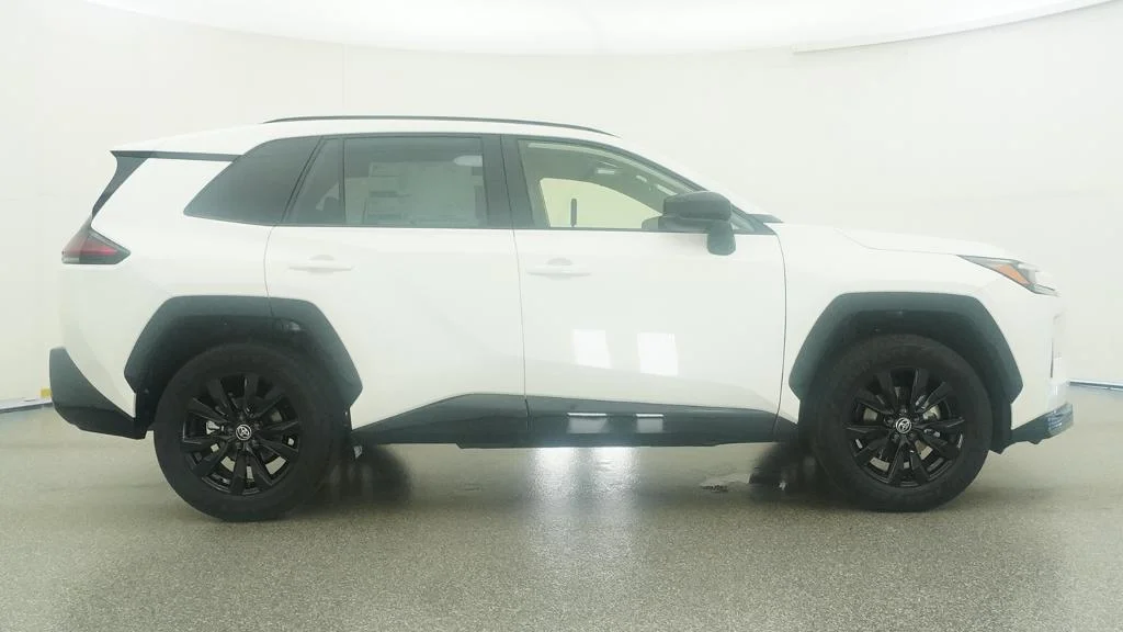 New 2026 Ice Cap Toyota SE image 13