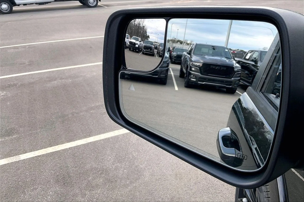 New 2026 Diamond Black Crystal Pearl-Coat Exterior Paint RAM Limited image 24
