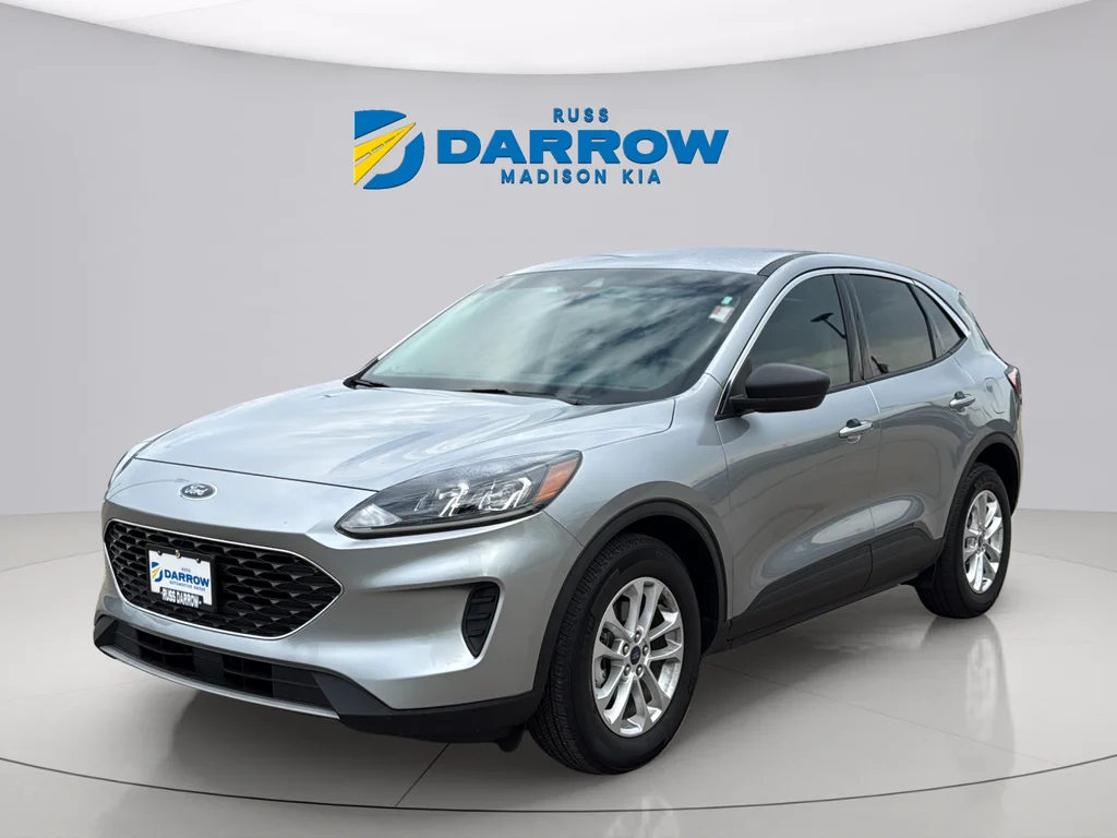 Used 2022 Silver Metallic Ford SE image 1