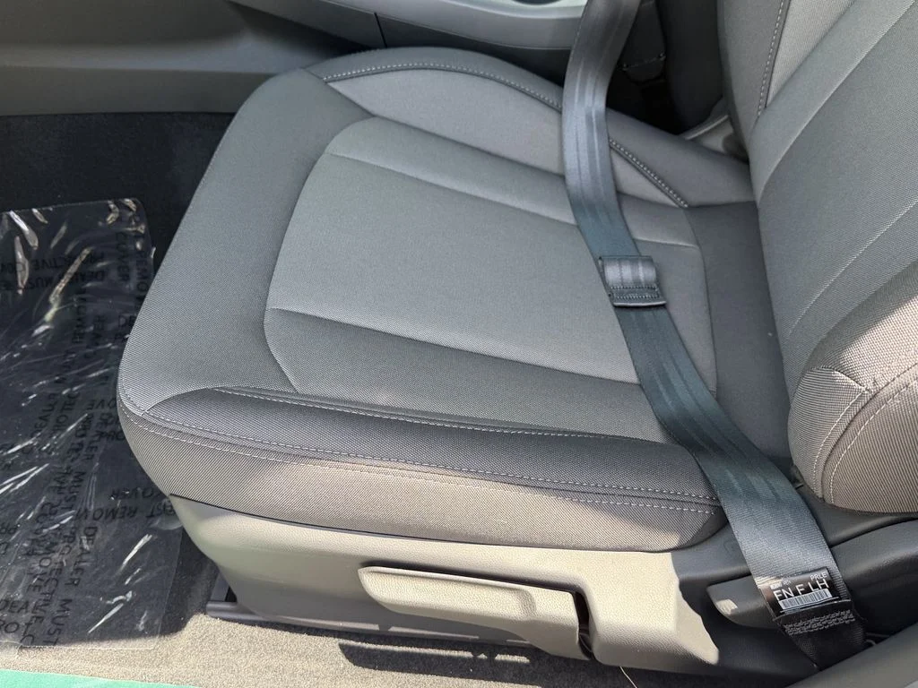 New 2026 CRYSTAL WHITE PEARL Subaru Base image 19