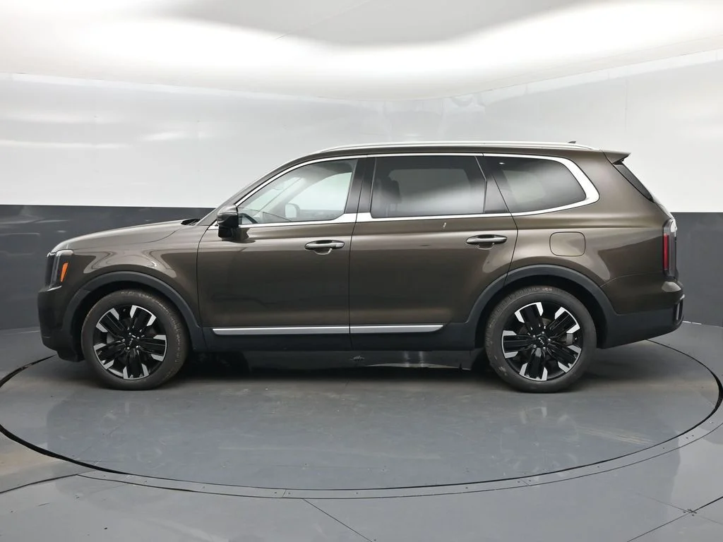 Used 2023 Green Kia SX-Prestige image 10