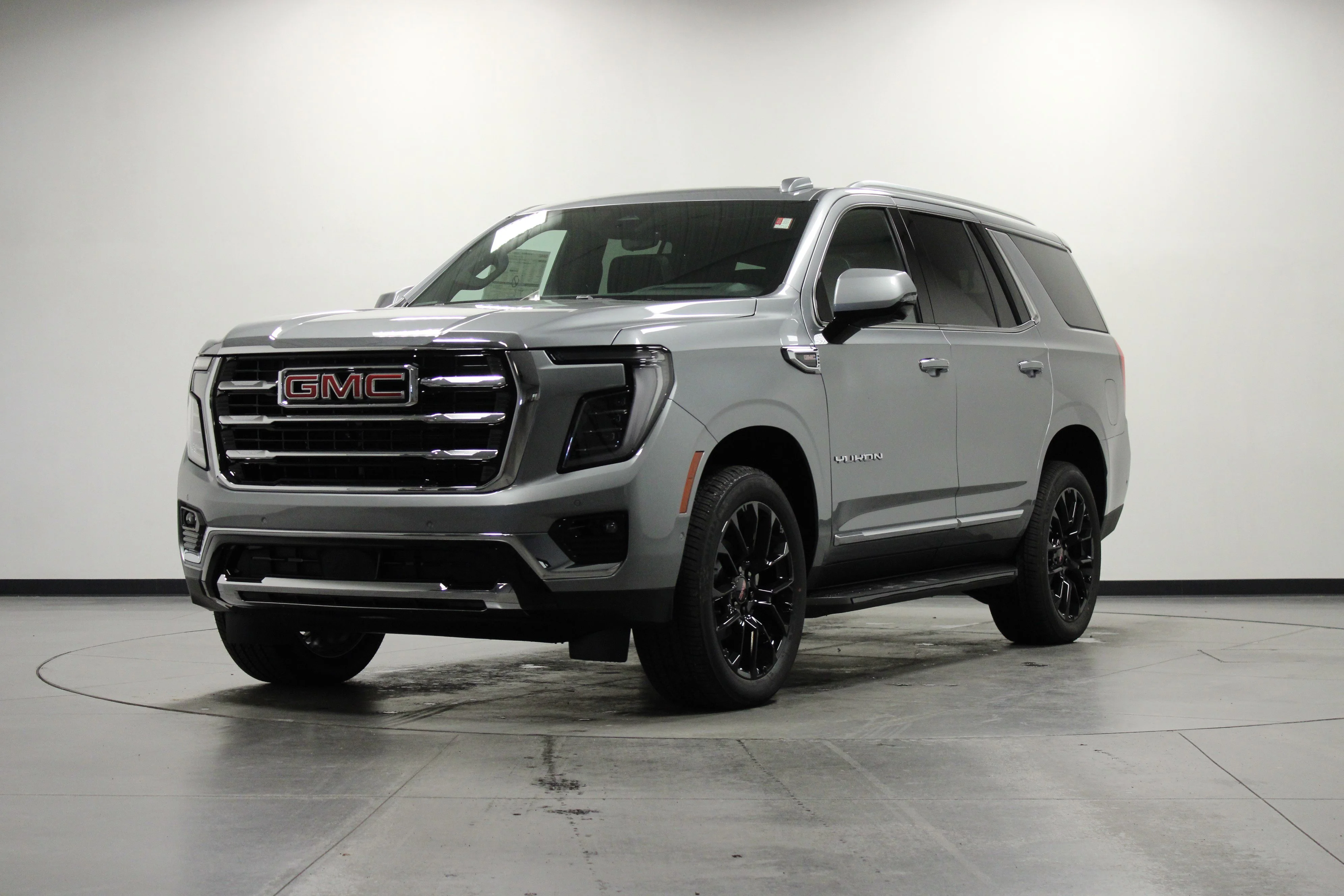New 2026 Sterling Metallic GMC Elevation image 8