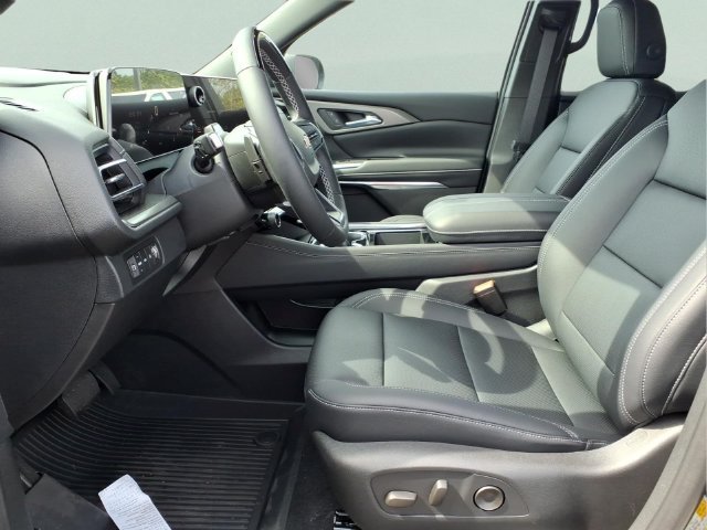 New 2027 Mosaic Black Metallic Chevrolet LT image 17