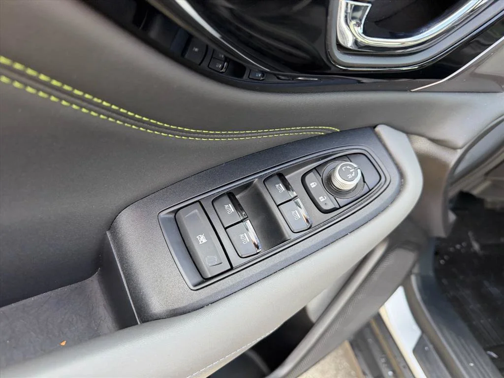 Used 2023 Silver Subaru Onyx Edition image 18
